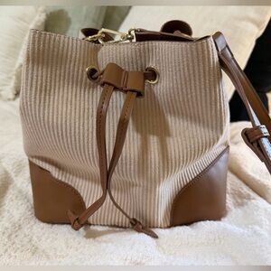 Isaac Mizrahi New York cream/Brown Faux Suede & Leather Cinch Bucket Bag & Makeu